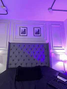 SunnyLuxxx live