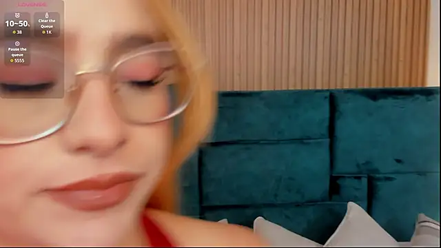 Amber_kiss_ live