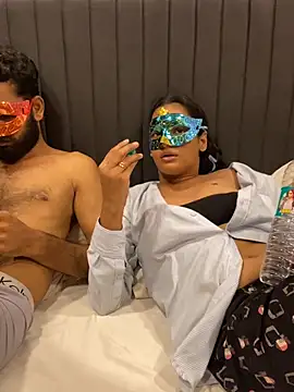 Priyanka011 live
