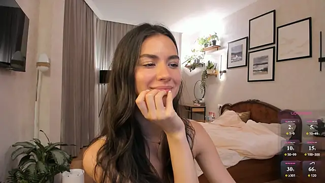 NicoleLuv live