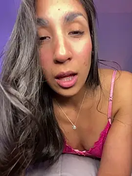 MaddyX__ live