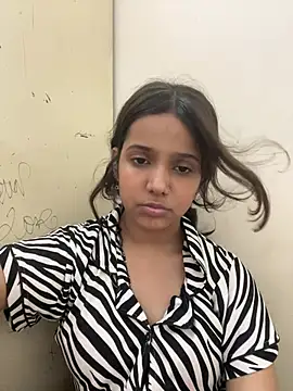 sanjna0122 live