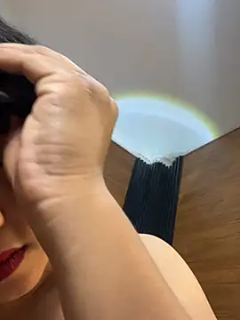 Alexia_Lerner live
