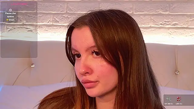 Molly__Quinn live