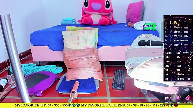 AriannaLewiis live