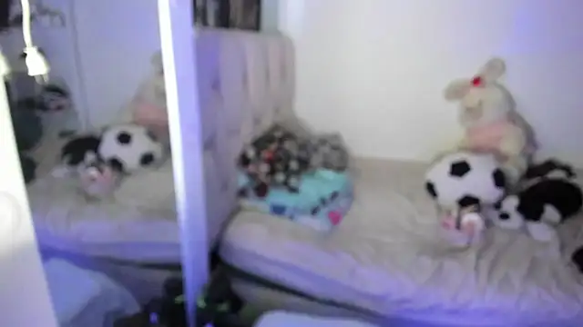 KittyKlum live