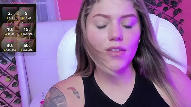alaia_greyy live