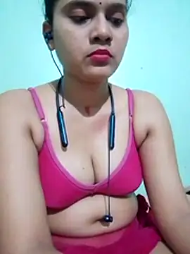 Kiara-Sharma live