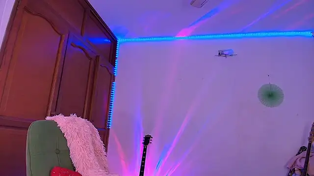 Giantonelawow live
