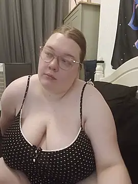 Sexycurvyemilyy live
