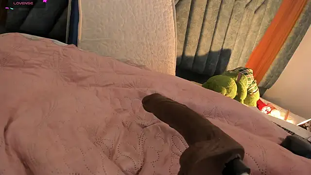 Hilary_Smile_ live