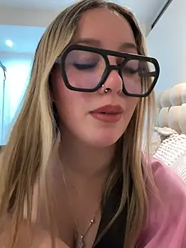 Mialunaxx live