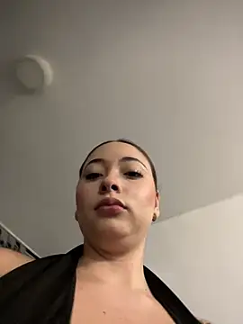 mia_bornner live