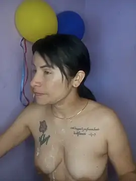 laurahotdirty profile