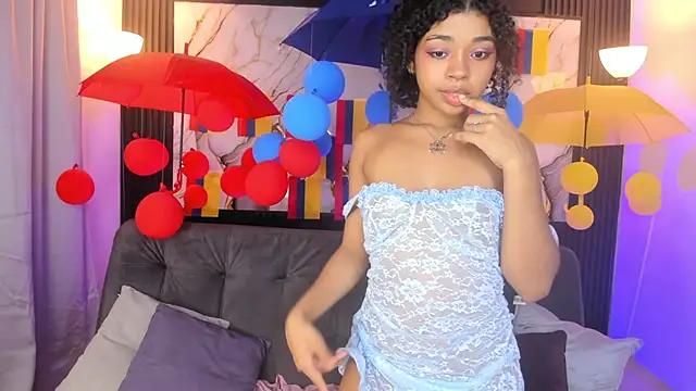 lucie_petite profile