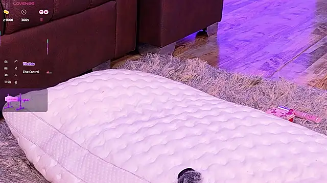 lara_giraldo live