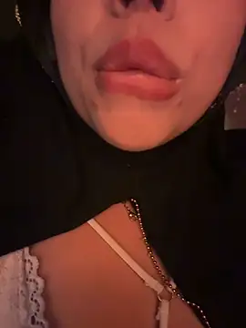 zahra_Jalid live