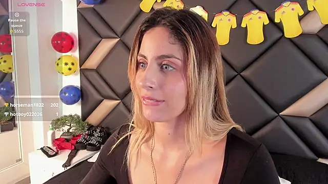 AdrianaHarlow live
