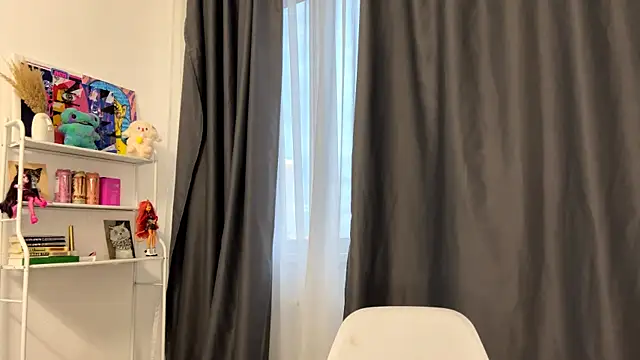 SmilingCutie live