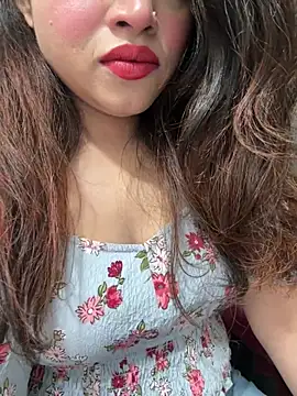 Yours_riya11 live