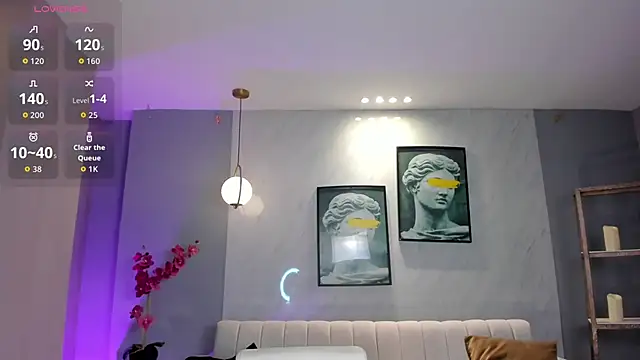 NiaHolland live