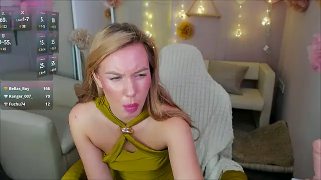 _BellaClark live