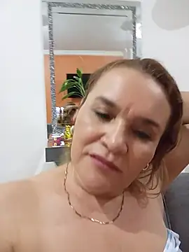 Sara_hilton02 live