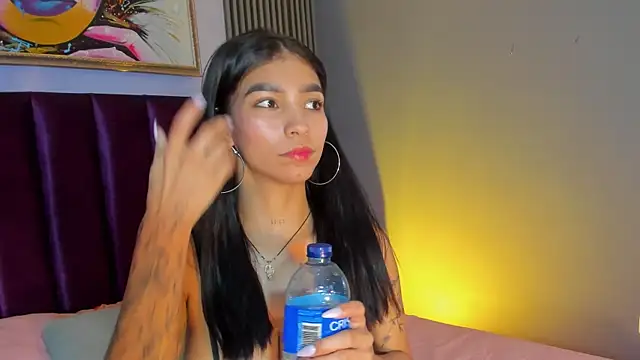 LauraAristizabal live