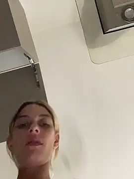Bellalolahot live