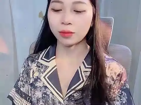 -Naomii_ live