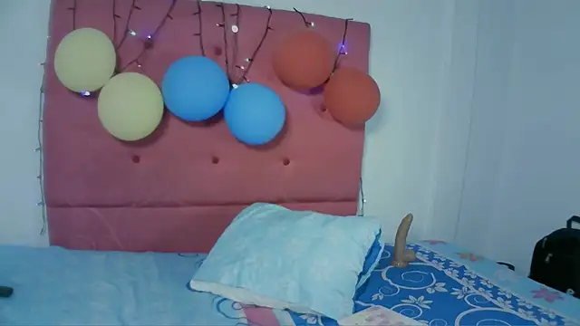 Mia_Suarez7 live
