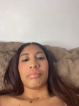 Daphnne_Curly live