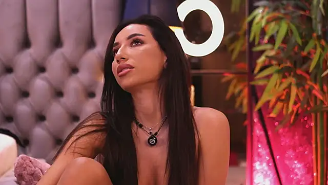 GinaValentinna live