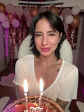 Ale_Lewis live