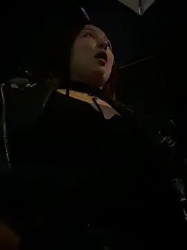 Scarlet_auraa live
