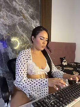 nicol_jone1 live