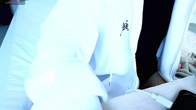 Kiara_Age live