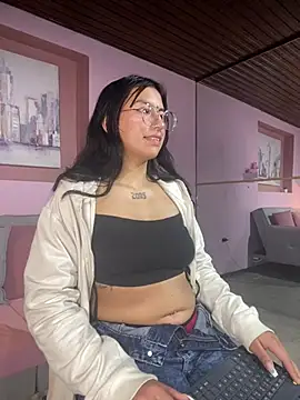 GabyLopez_Pink live