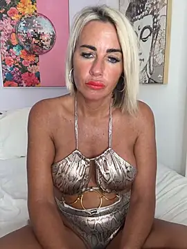 MakemeMillie1 live
