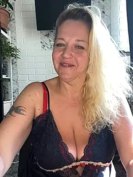 JenniferCarmen live