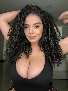 Curlyierr live