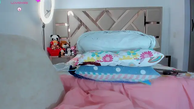 ashelydainii live