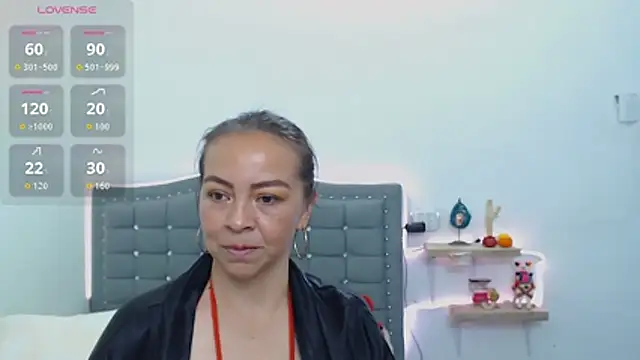 LiaDumond live