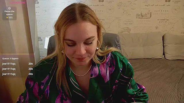 Glow_Margo live