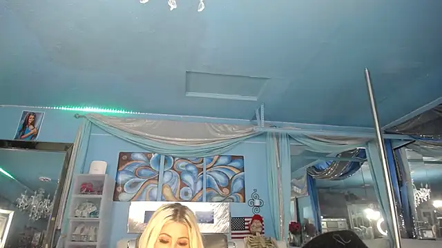 ADRIANNA_FOX live