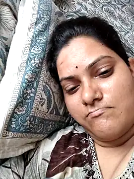 Anushka_Singh0 live