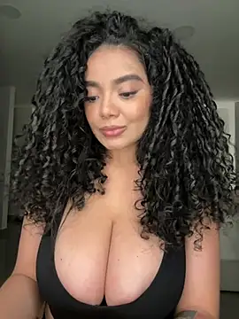 Curlyierr live
