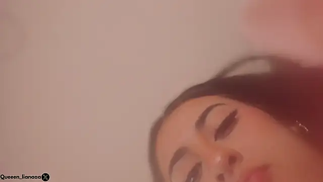 Queen_liana live