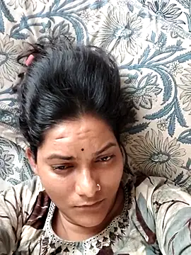 Anushka_Singh0 live