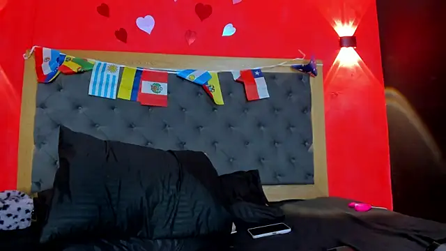 YayaHilton live